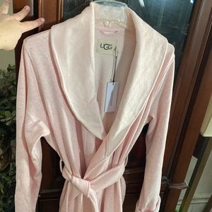 NWT UGG Blanche II Large soft & fuzzy heather pink robe
